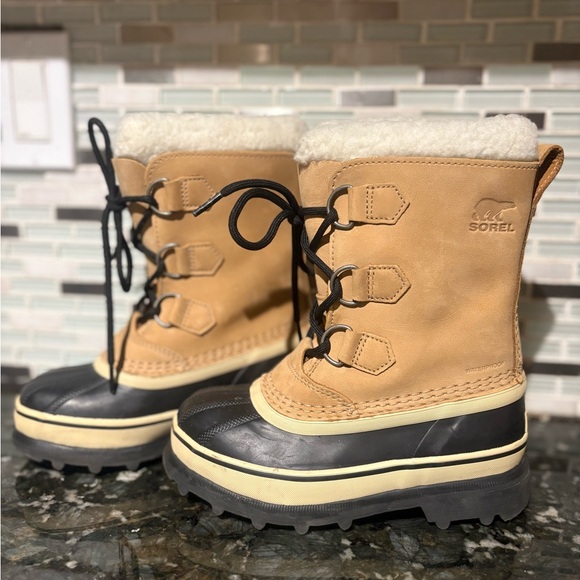 Sorel Kids Tan and Black Winter Boots Wool Caribou Size 1Y - Picture 4 of 9